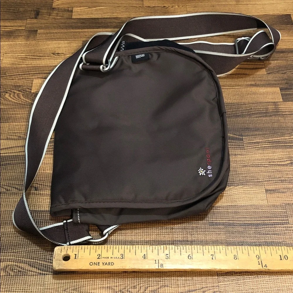 Sherpani Brown Messenger Bag with Daisy Accent